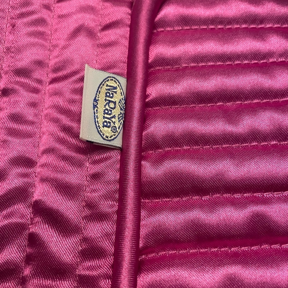 NWOT NaRaYa Satin Quilted Bucket Shoulder Bag Zip closure in Rose Pink - Picture 9 of 9